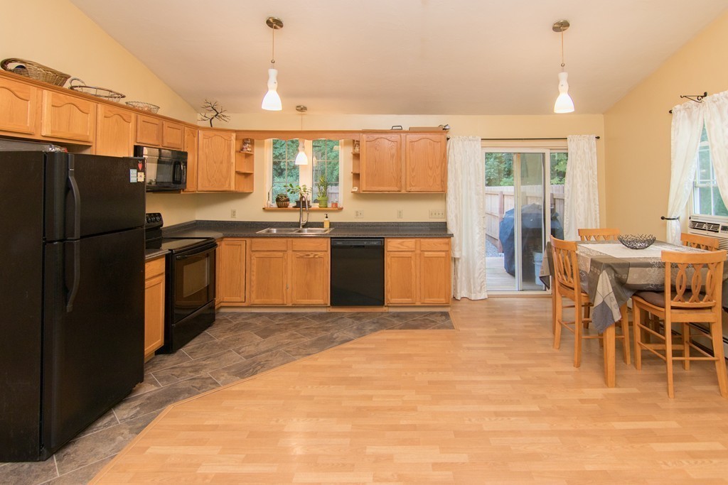 173 Gore Road Webster, MA 01570 - Photo 4 of 28