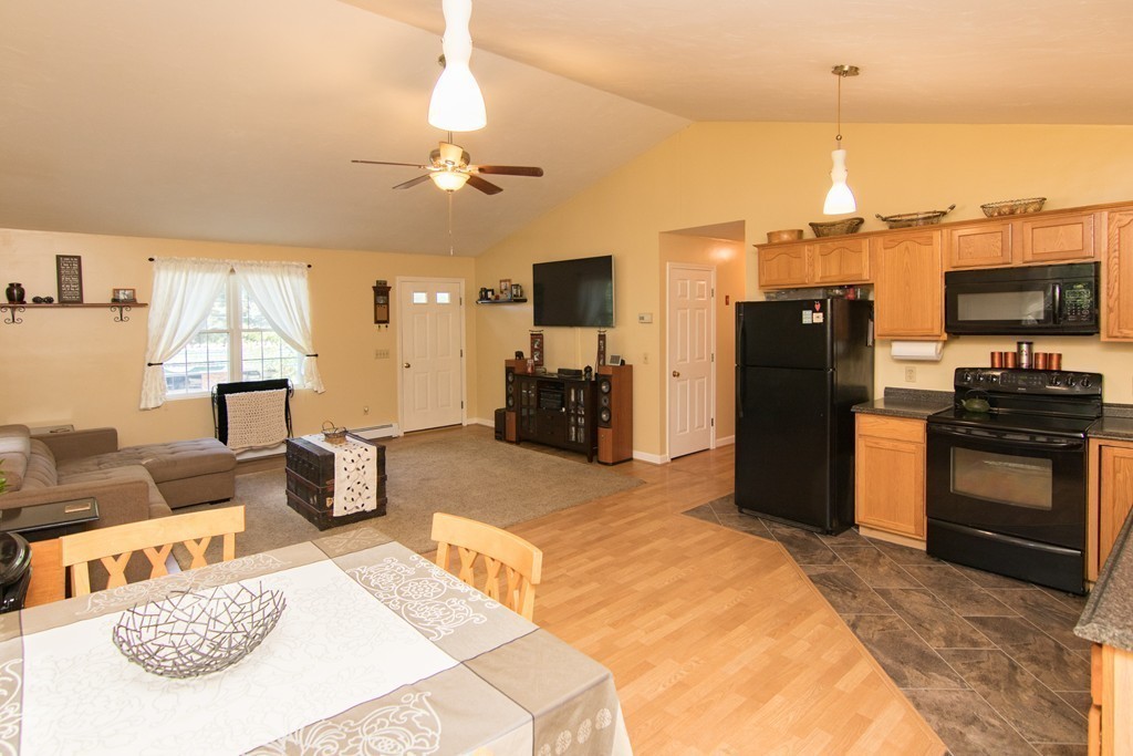 173 Gore Road Webster, MA 01570 - Photo 6 of 28