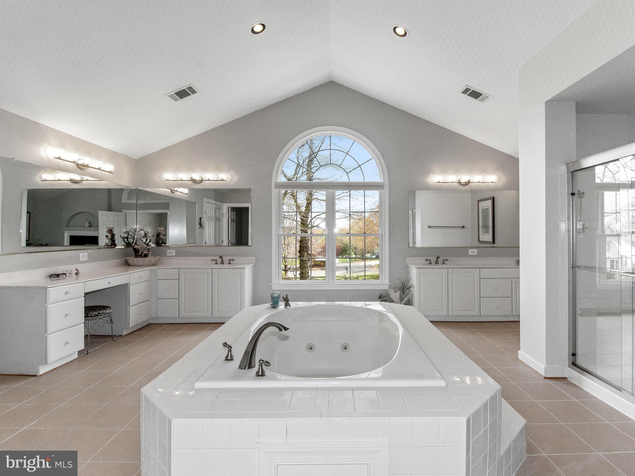 2520 Gold Mine Road Brookeville, MD 20833 - Photo 14 of 30 Huge Master Bath w/Jacuzzi Tub