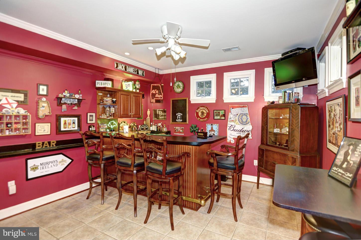 1925 South Arlington Ridge Road Arlington, VA 22202 - Photo 24 of 30 Wet bar with beverage center and ice