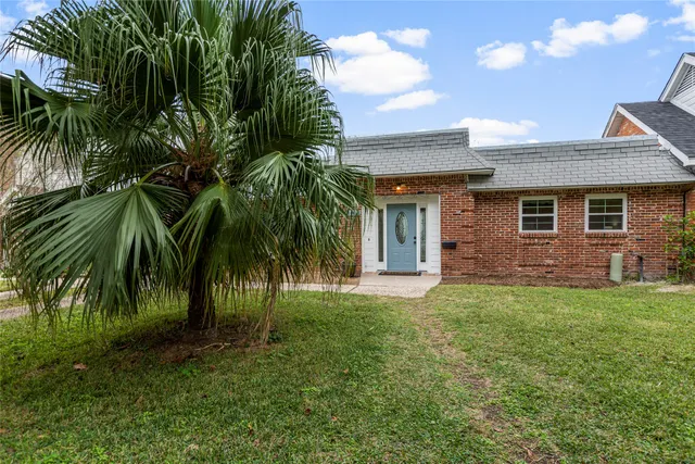 $2,600 | 1815 Saxony Lane, Houston, TX 77058