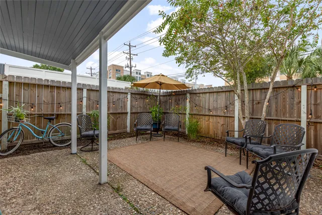 $2,600 | 1815 Saxony Lane, Houston, TX 77058