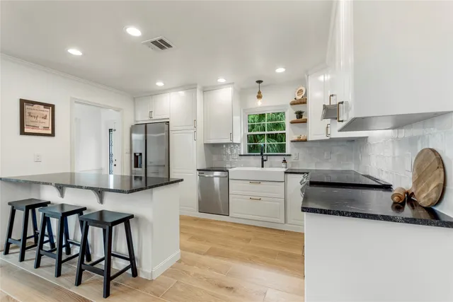 $2,600 | 1815 Saxony Lane, Houston, TX 77058