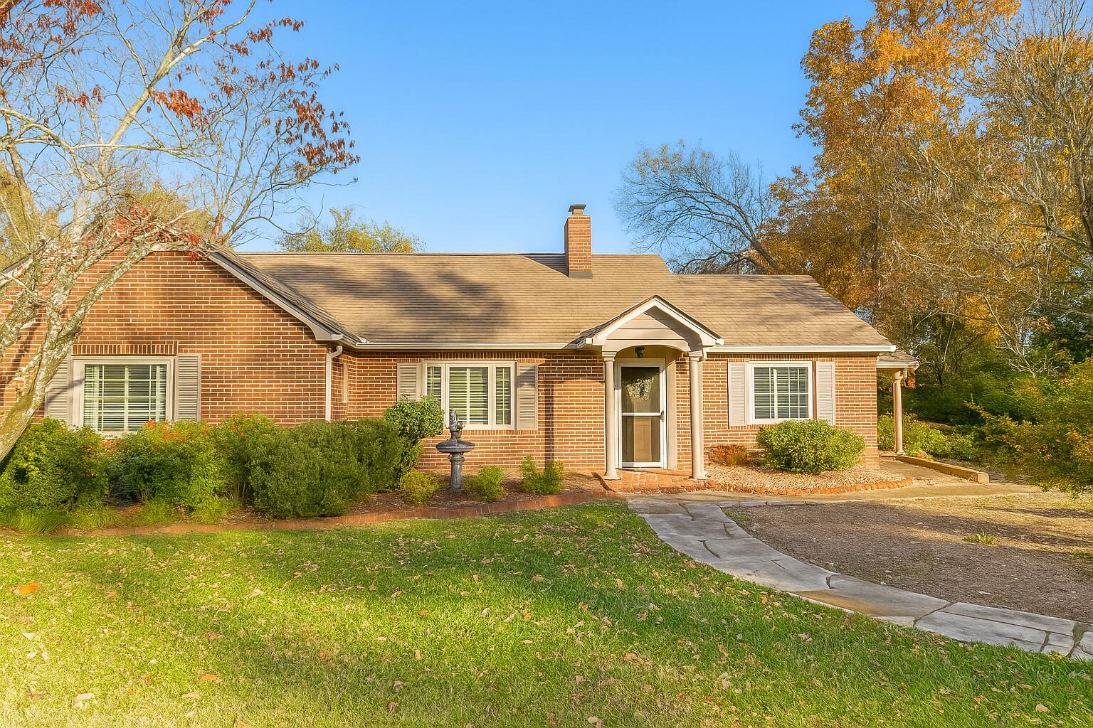 2920 Ozark Road Chattanooga, TN 37415 - Photo 1 of 39 Front