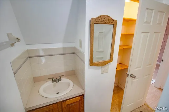 $109,900 | 1053 Washington Avenue, Alton, IL 62002