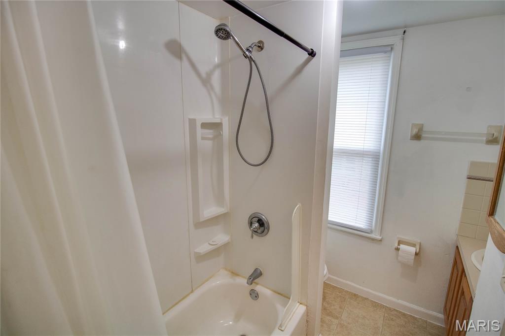 1053 Washington Avenue Alton, IL 62002 - Photo 25 of 35