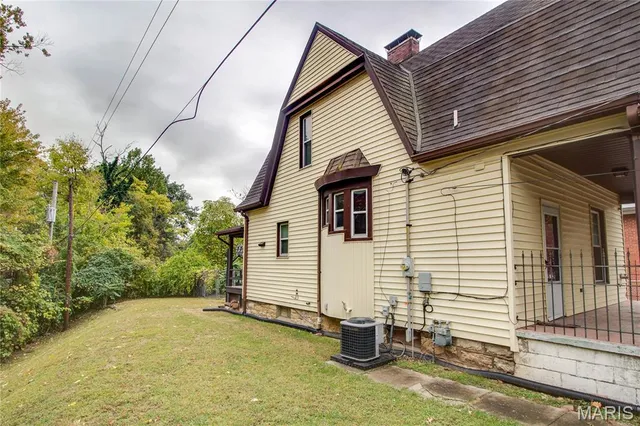 $109,900 | 1053 Washington Avenue, Alton, IL 62002