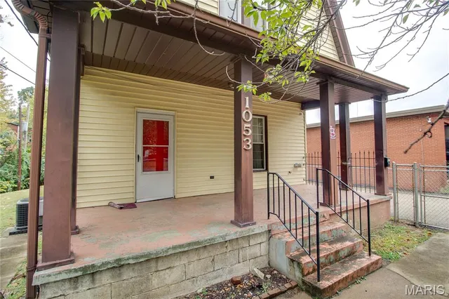 $109,900 | 1053 Washington Avenue, Alton, IL 62002