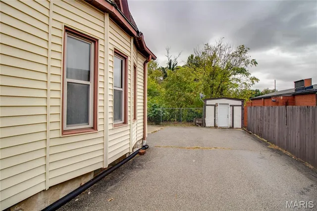 $109,900 | 1053 Washington Avenue, Alton, IL 62002