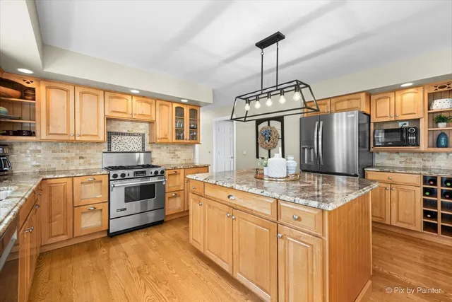 $729,108 | 33 Stirrup Cup Court, St. Charles, IL 60174