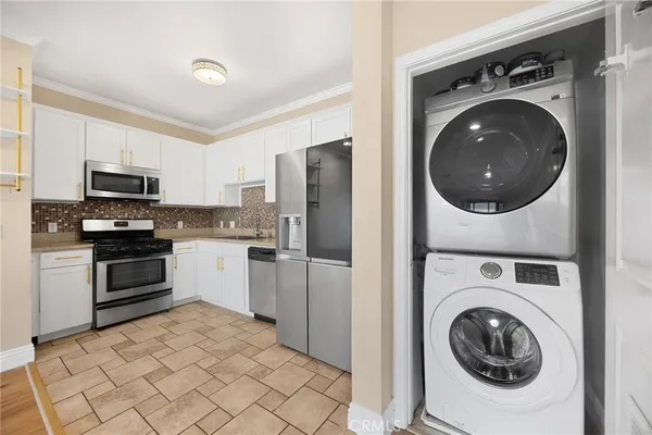$485,000 | 6938 Laurel Canyon Boulevard, North Hollywood, CA 91605