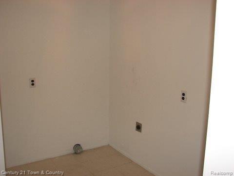 32969 Cedar Ridge Court, Unit 36 Warren, MI 48093 - Photo 5 of 14 IMG_0508
