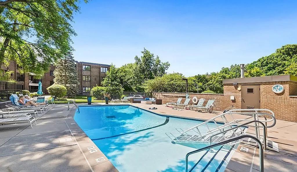 3412 Oak Ridge Road, Unit 206 Minnetonka, MN 55305 - Photo 6 of 23