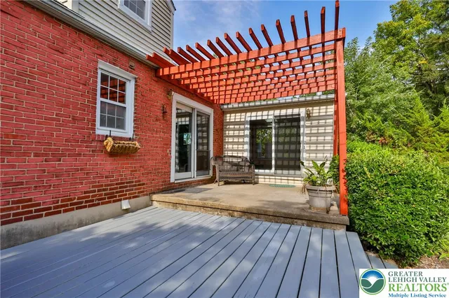 $2,400 | 1445 Westgate Drive, Bethlehem, PA 18017