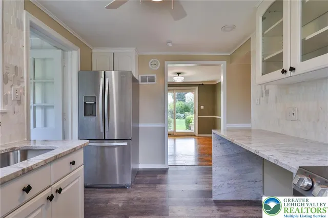 $2,400 | 1445 Westgate Drive, Bethlehem, PA 18017