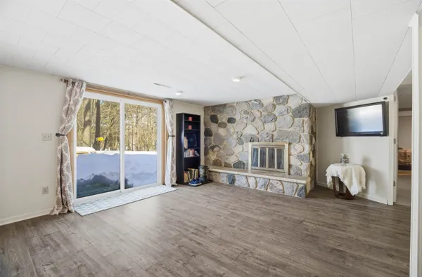 $299,900 | 651 Leighton Road, Waupaca, WI 54981