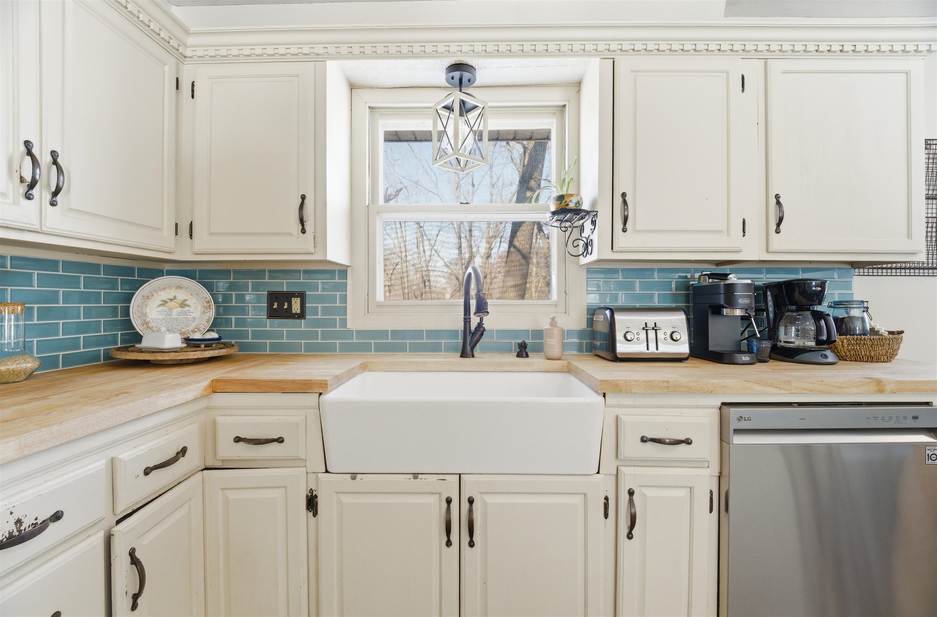 651 Leighton Road Waupaca, WI 54981 - Photo 7 of 40