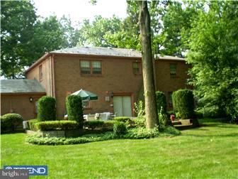 205 North Riding Drive Moorestown, NJ 08057 - Photo 2 of 8 Exterior Back