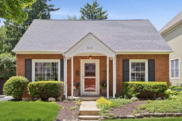 $625,000 | 817 Eagle Street, Naperville, IL 60563