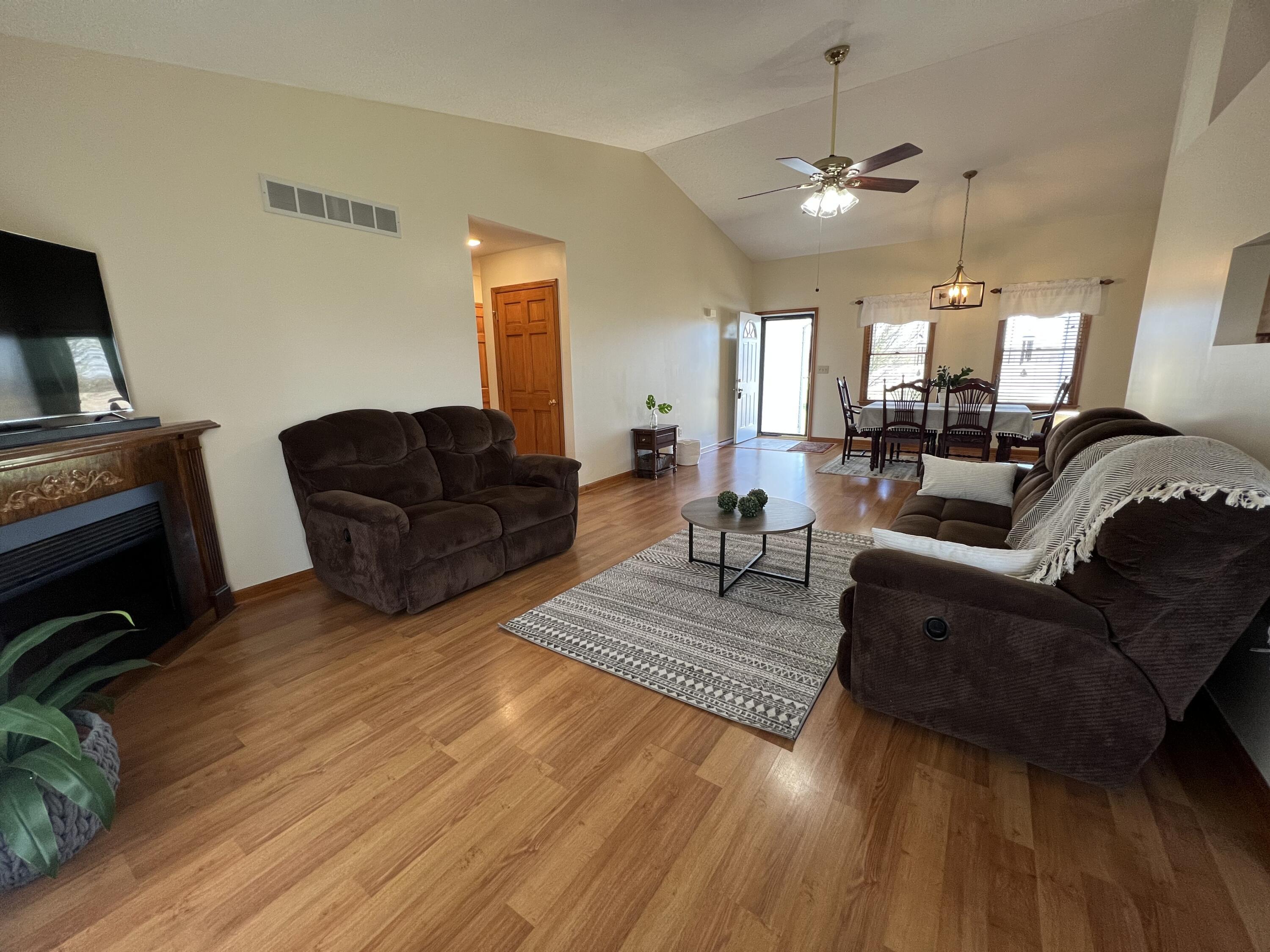 13629 Hoover Road Ashville, OH 43103 - Photo 9 of 25 IMG_3126