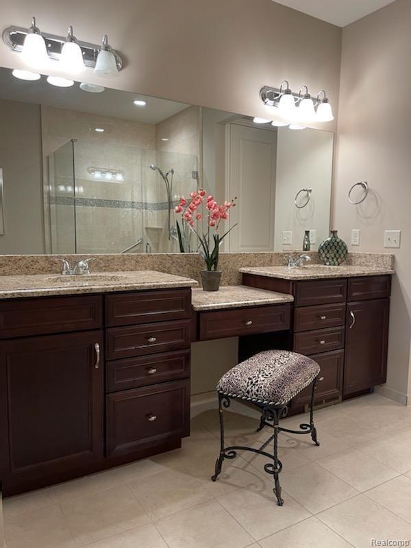 3668 Winding Brk Circle Rochester, MI 48309 - Photo 10 of 18 13.jpg
