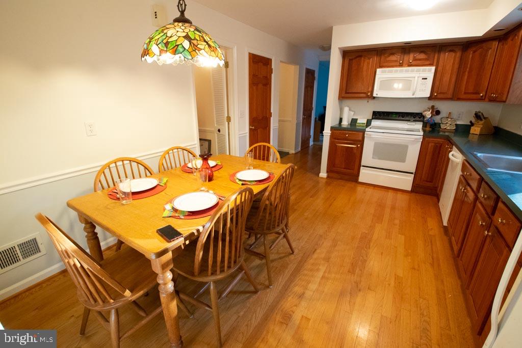 108 Dewalt Road Newark, DE 19711 - Photo 11 of 38 Kitchen viewed from Dining room