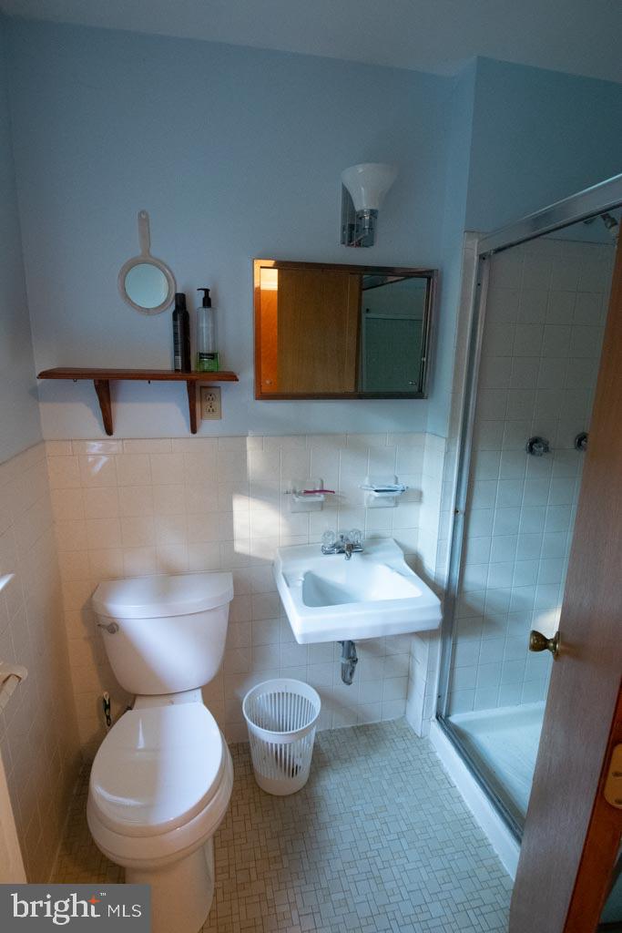 108 Dewalt Road Newark, DE 19711 - Photo 20 of 38 Master bathroom off dressing area