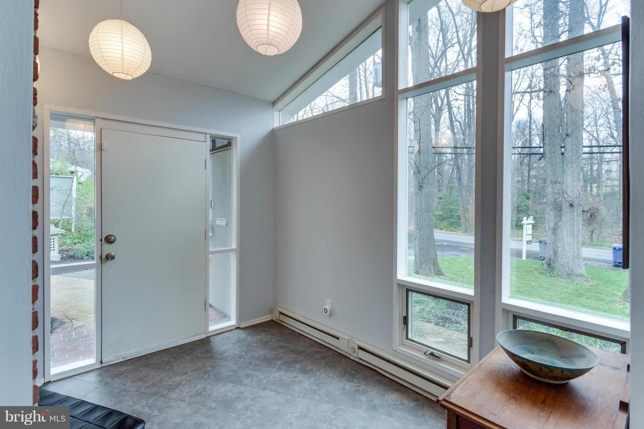 2003 Paul Spring Road Alexandria, VA 22307 - Photo 2 of 29 Foyer