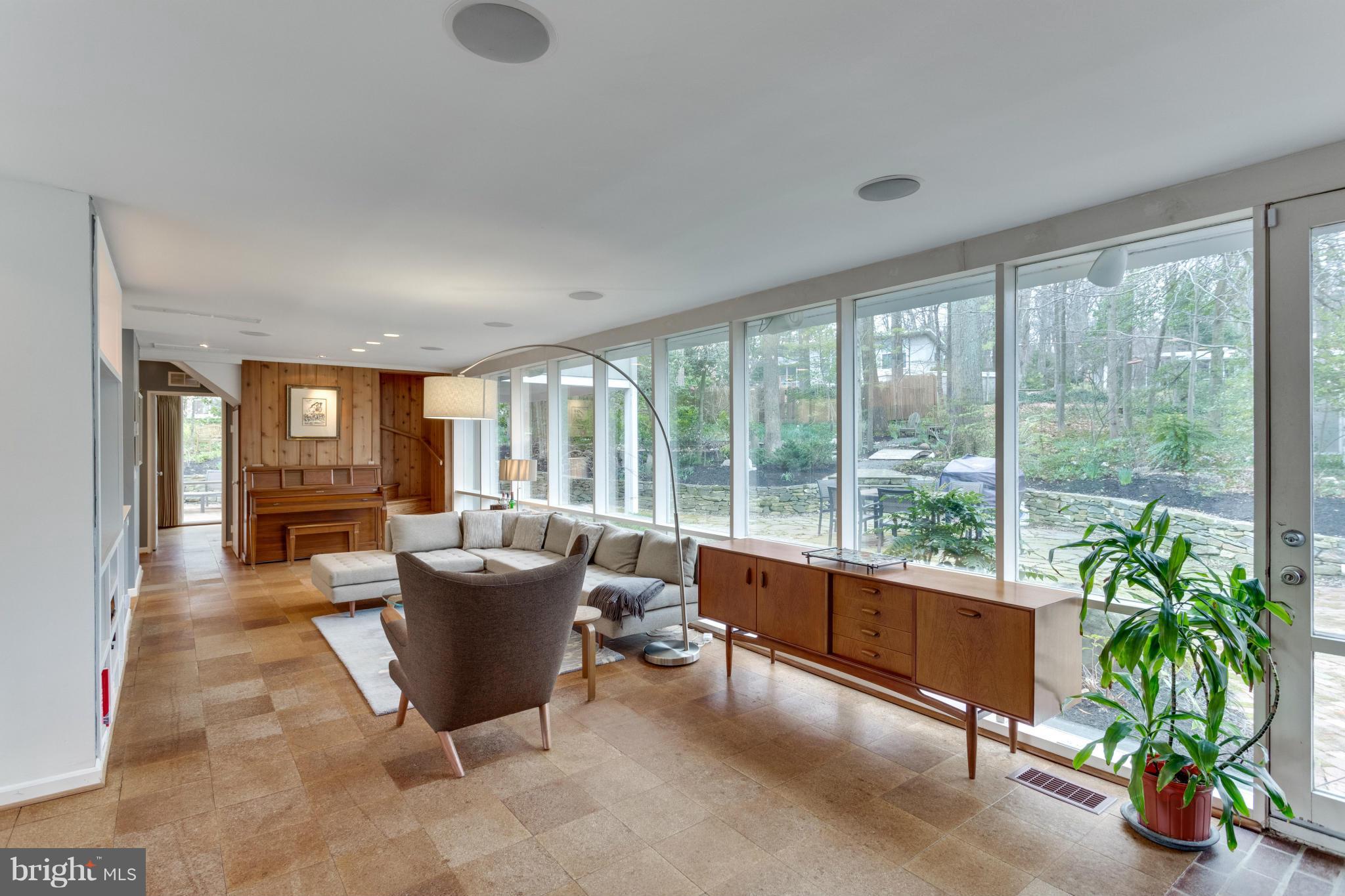 2003 Paul Spring Road Alexandria, VA 22307 - Photo 3 of 29 Living Room