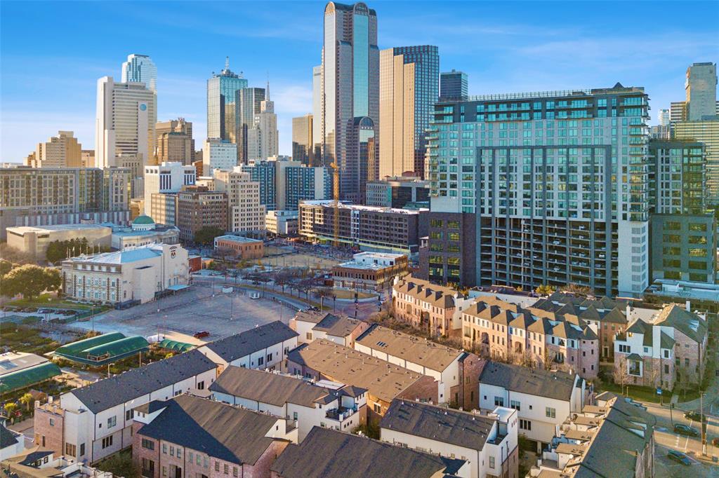 2134 Canton Street Dallas, TX 75201 - Photo 22 of 34 Skyline view from rooftop patio