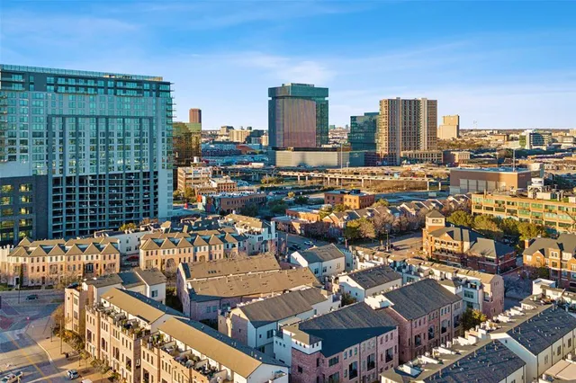 $649,000 | 2134 Canton Street, Dallas, TX 75201