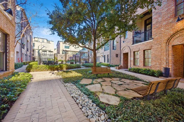 $649,000 | 2134 Canton Street, Dallas, TX 75201