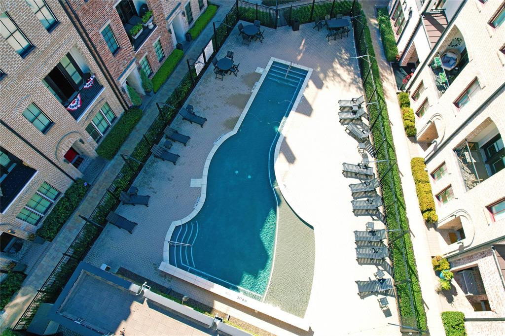 2134 Canton Street Dallas, TX 75201 - Photo 27 of 34 Aerial view of Community pool