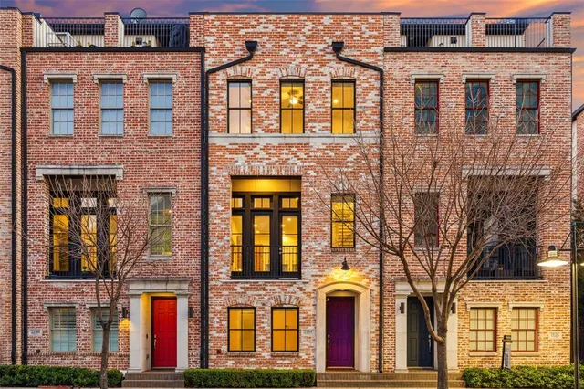 $649,000 | 2134 Canton Street, Dallas, TX 75201