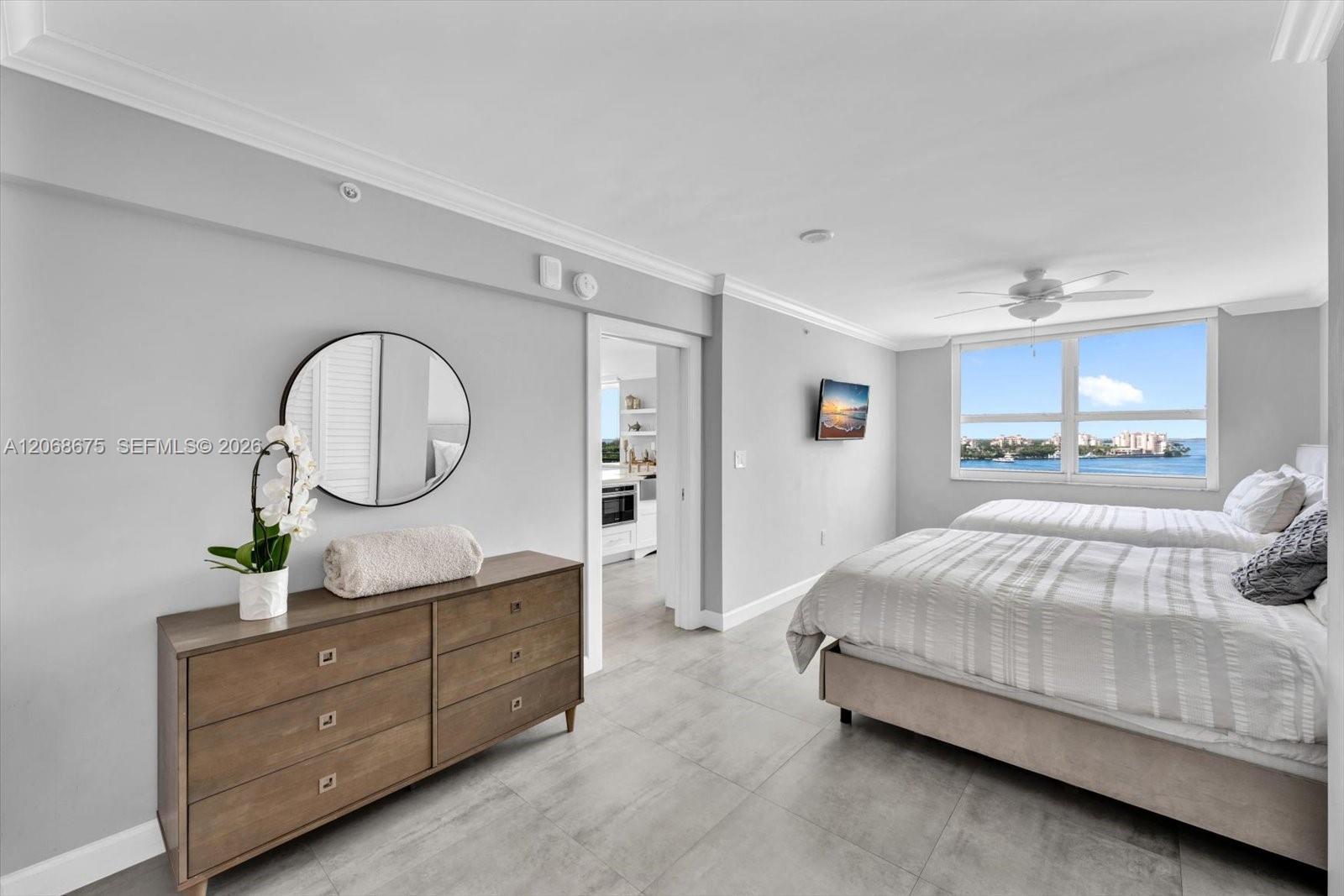 90 Alton Road, Unit 1102 Miami Beach, FL 33139 - Photo 14 of 40 Gallery Image 14