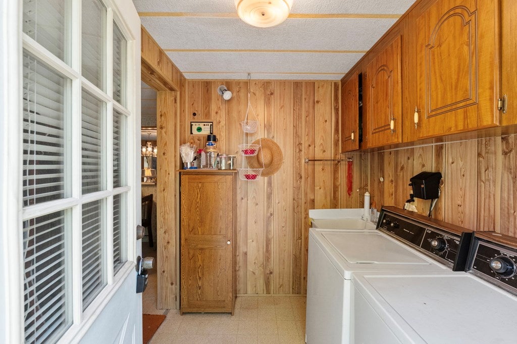 2257 Julia Simpkins Road Hiwassee, VA 24347 - Photo 18 of 31 Gallery Image 18