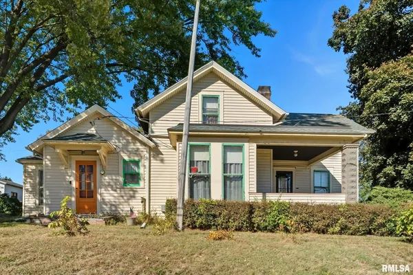 $260,000 | 228 South 2nd Street, Le Claire, IA 52753