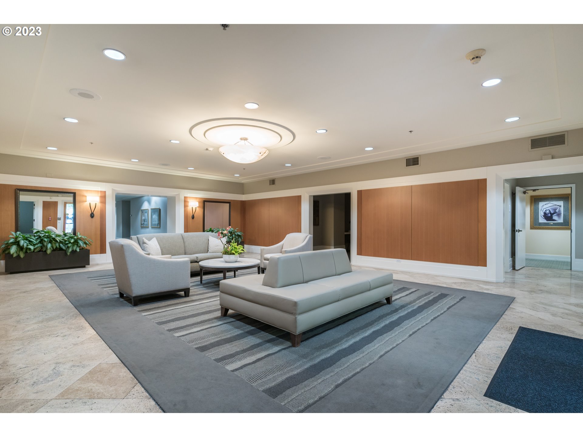 1132 Southwest 19th Avenue, Unit 709 Portland, OR 97205 - Photo 3 of 26