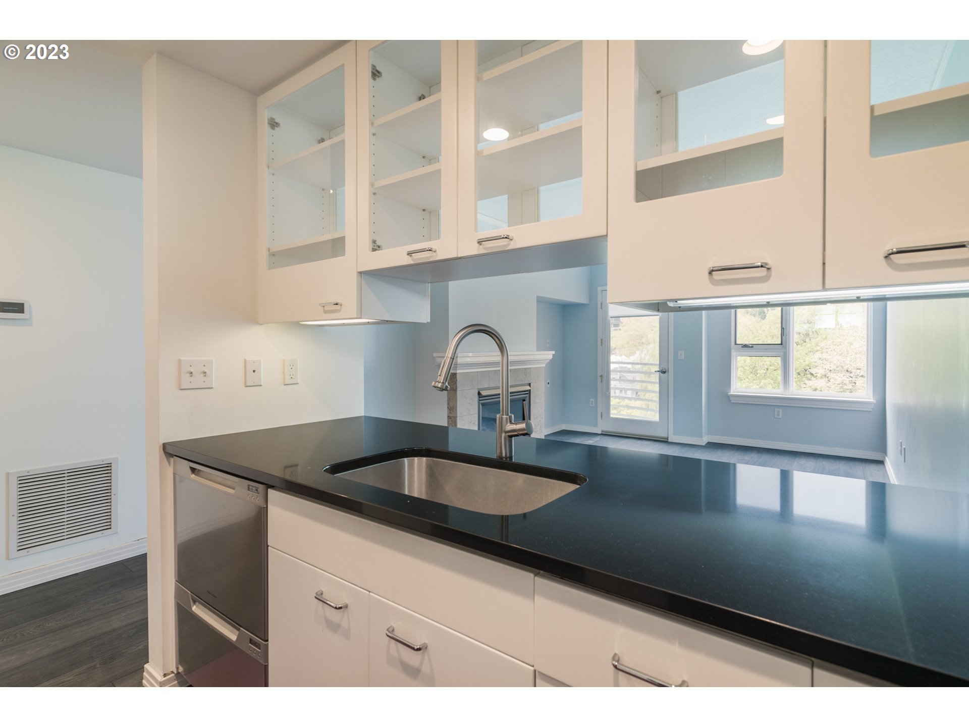 1132 Southwest 19th Avenue, Unit 709 Portland, OR 97205 - Photo 8 of 26