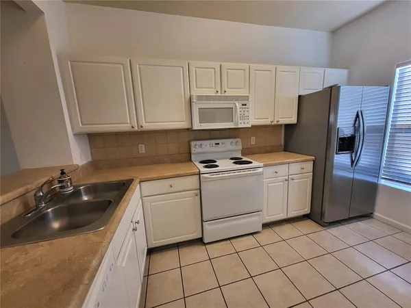 $1,550 | 4961 Northwest 43rd Avenue, Unit 107, Gainesville, FL 32606