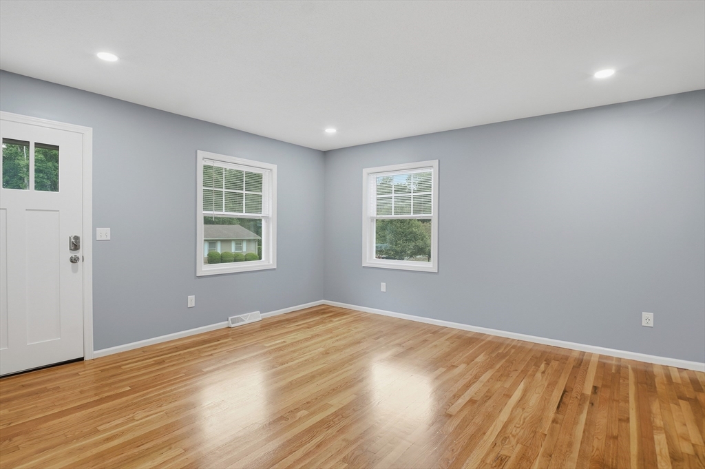 3 Hingham Road, Unit 1 Worcester, MA 01606 - Photo 11 of 35