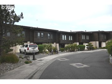 2778 Colony Circle Bandon, OR 97411 - Photo 4 of 28