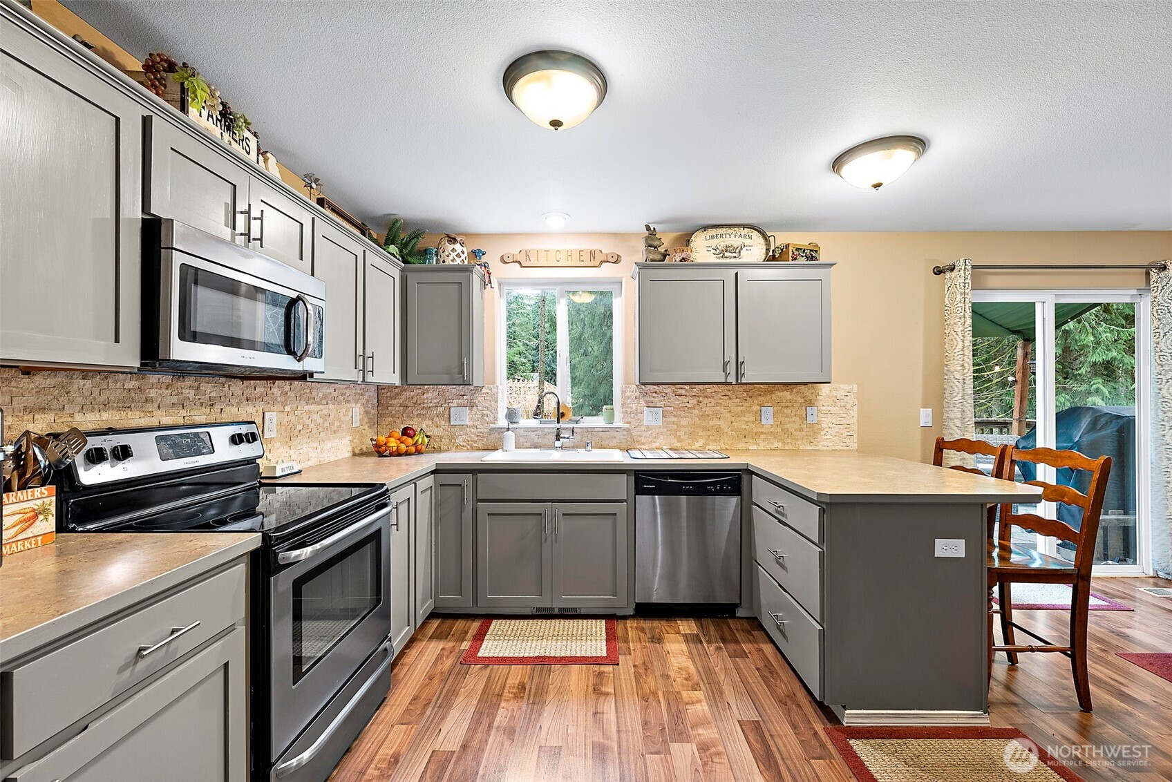 18833 Rampart Drive Southeast Yelm, WA 98597 - Photo 11 of 38