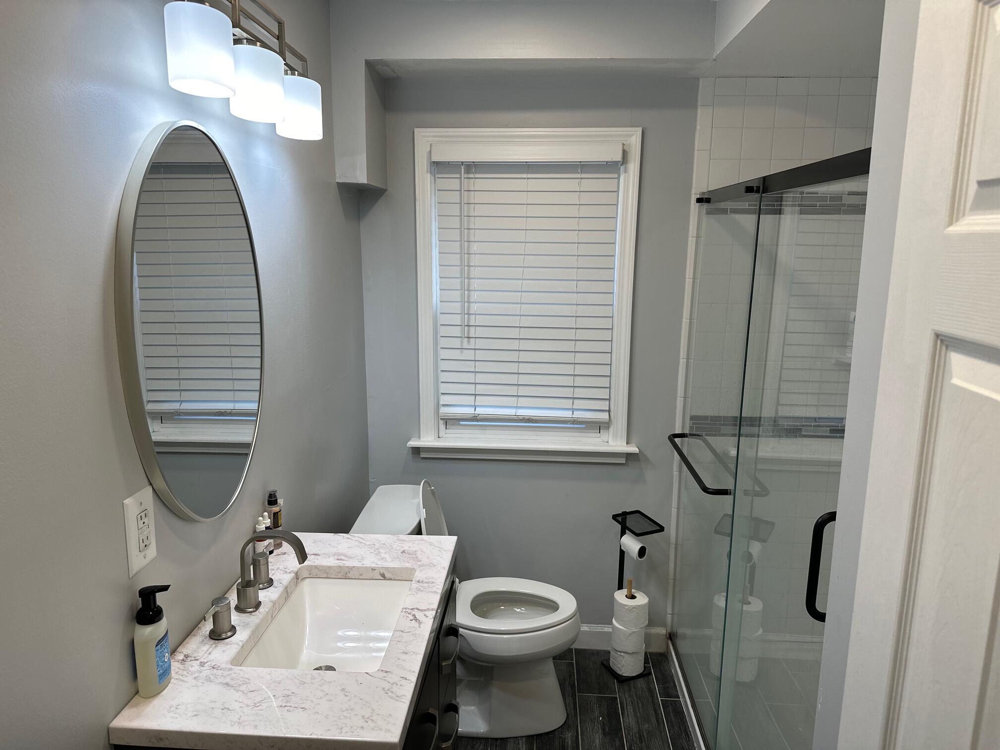 20455 Stratford Road, Unit 20457 Detroit, MI 48221 - Photo 7 of 9 Bathroom 1