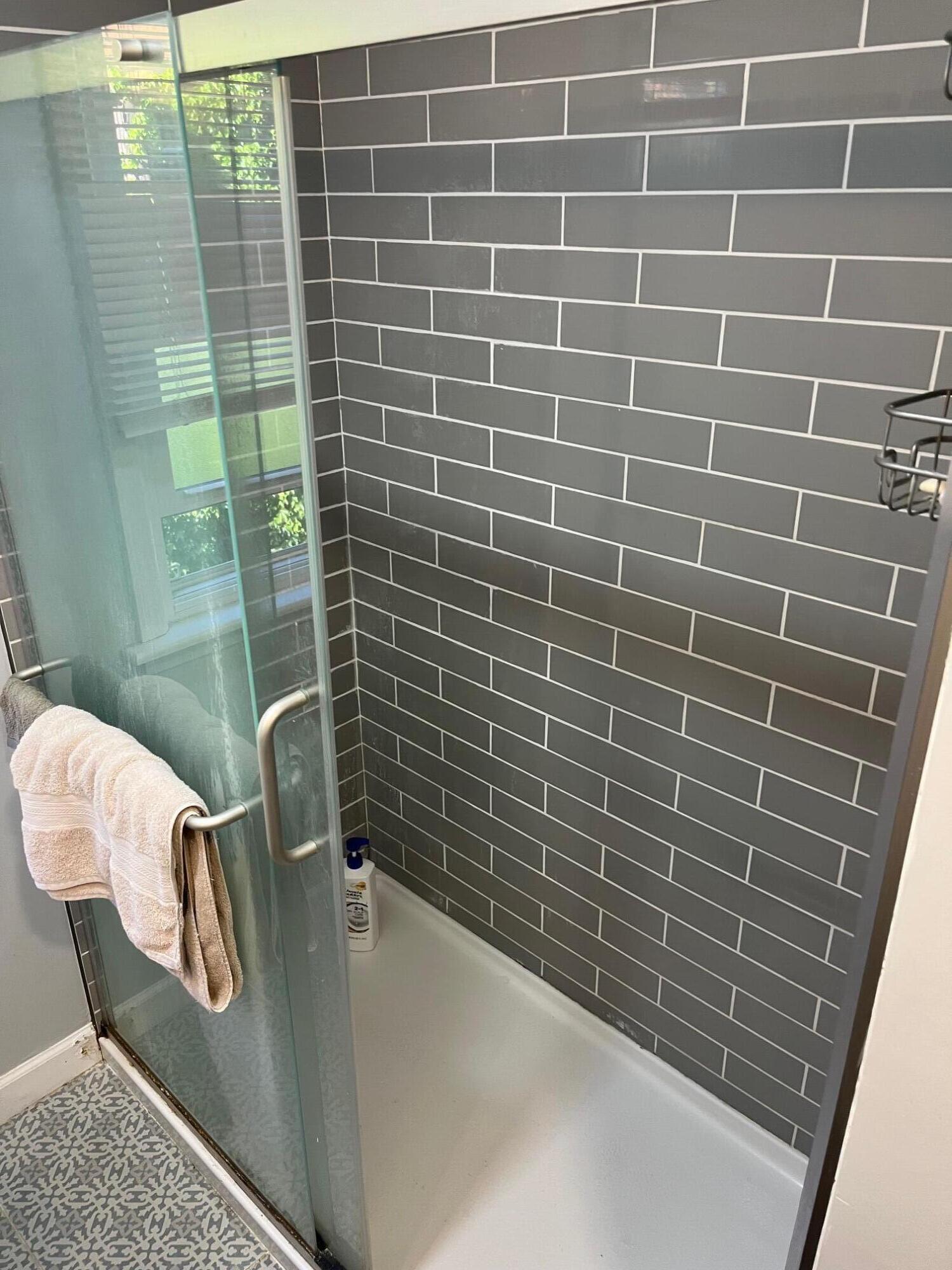 20455 Stratford Road, Unit 20457 Detroit, MI 48221 - Photo 8 of 9 Bathroom 2