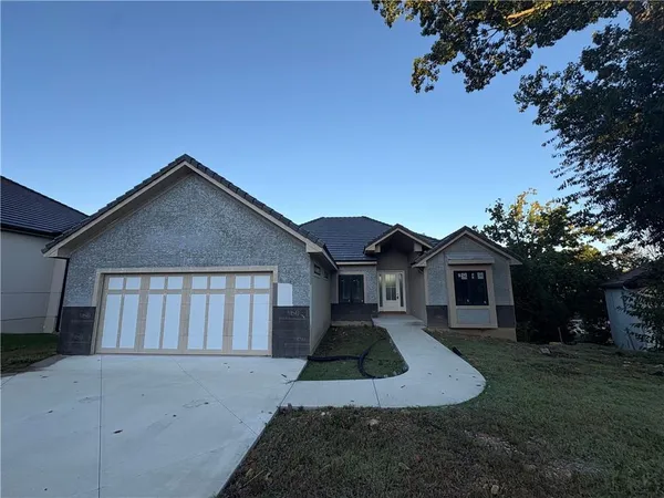 $535,000 | 121 Teton Ridge, Lake Winnebago, MO 64034