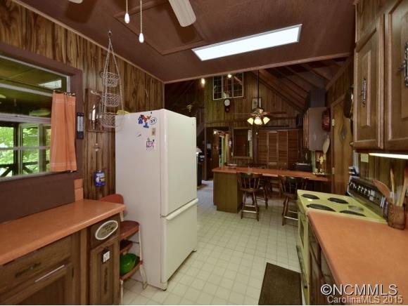 2223 Secluded Valley Road Marshall, NC 28753 - Photo 6 of 24 Gallery Image 6