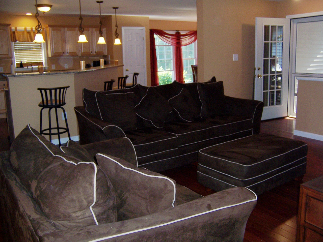 482 Pecks Road Pittsfield, MA 01201 - Photo 16 of 30 LivingRoom1