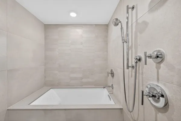 $8,100 | 100 Eton Row, Unit 502, Weehawken, NJ 07086