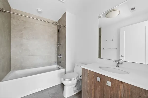 $8,100 | 100 Eton Row, Unit 502, Weehawken, NJ 07086